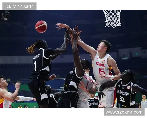 上海篮球队边路渗透战术解析与深度剖析篮球比赛中的关键影响因素 上海篮球队边路渗透战术解析与深度剖析篮球比赛中的关键影响因素